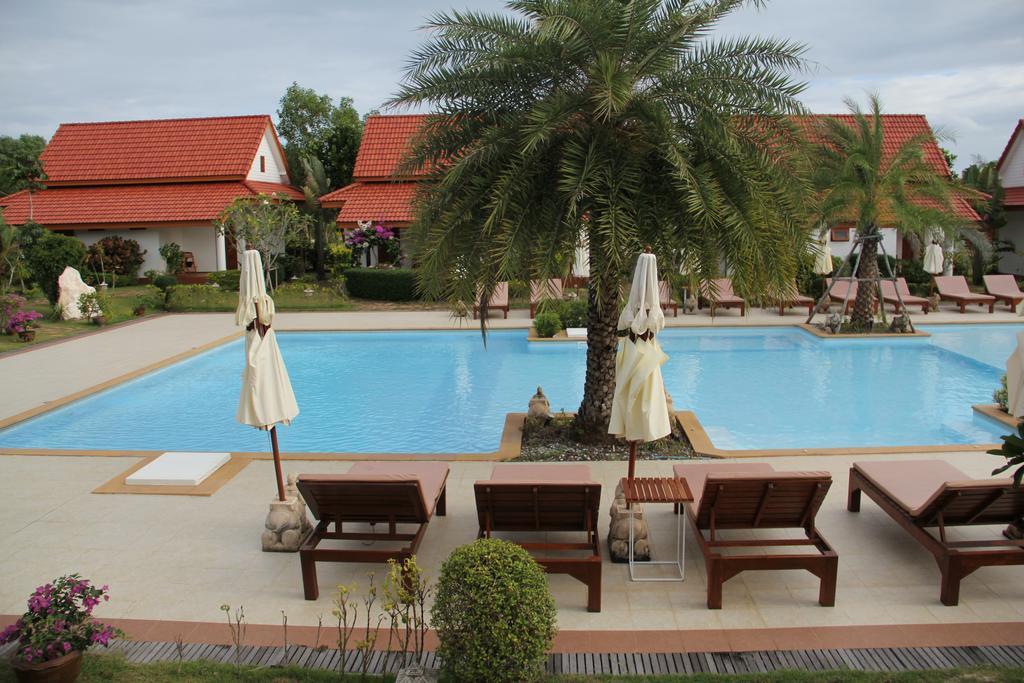 Armonia Village resort y Spa Chumphon Exterior foto