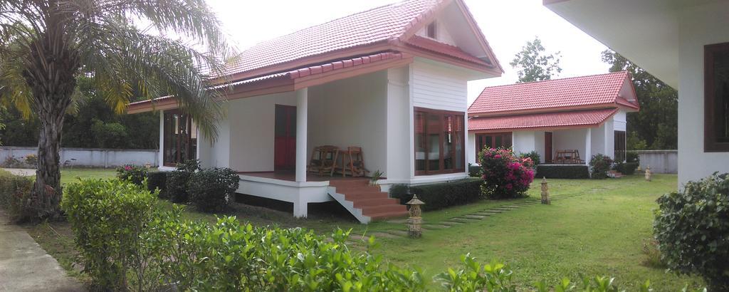 Armonia Village resort y Spa Chumphon Exterior foto