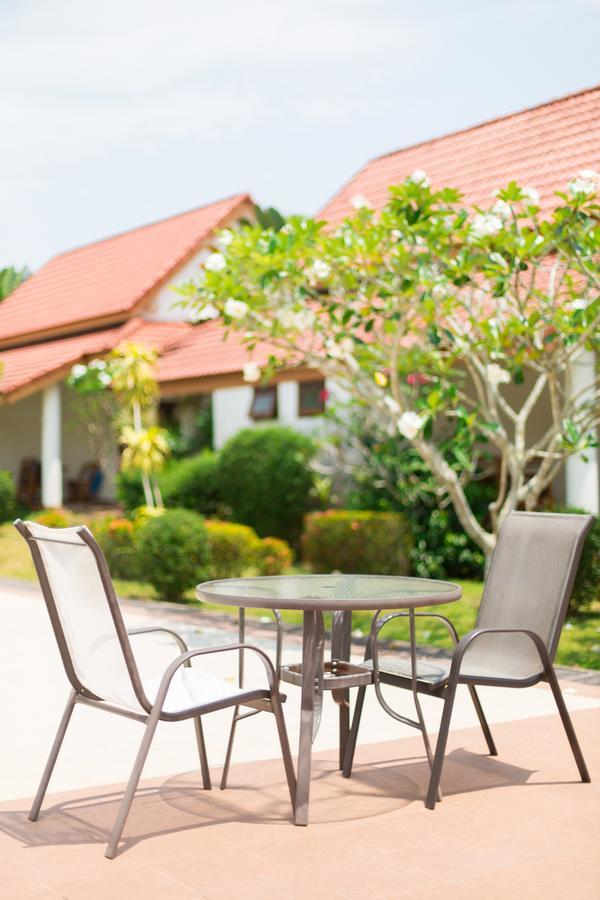 Armonia Village resort y Spa Chumphon Exterior foto